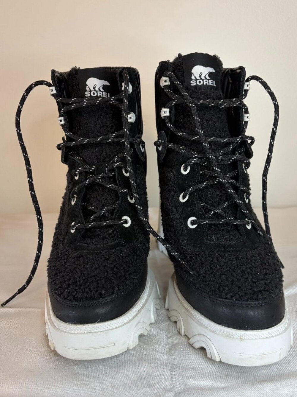 Sorel Black Platform Lace Up Hiker Boot Size 11